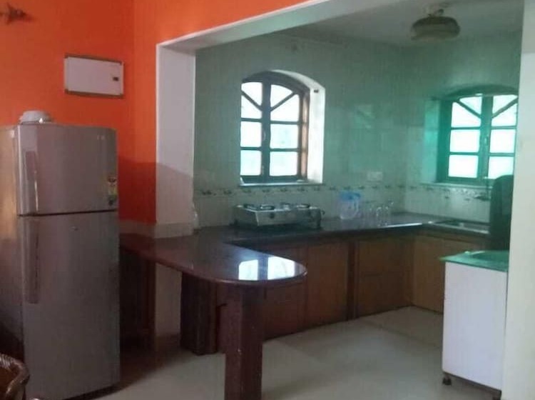 פנסיון Diakon Holidays