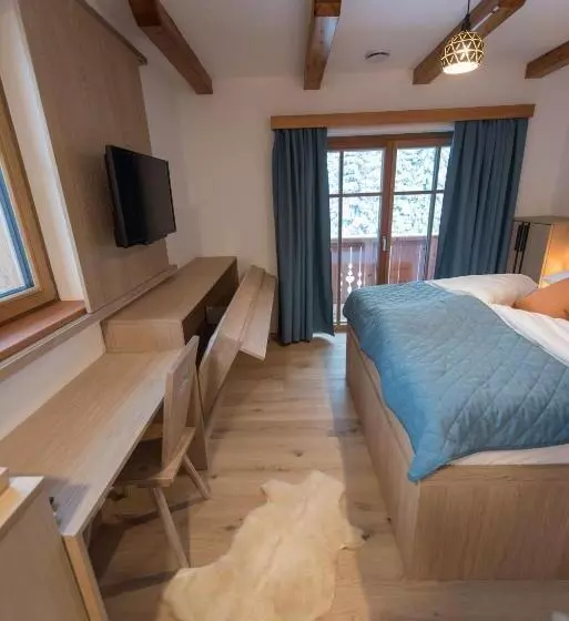 هتل Guesthouse Lajnar