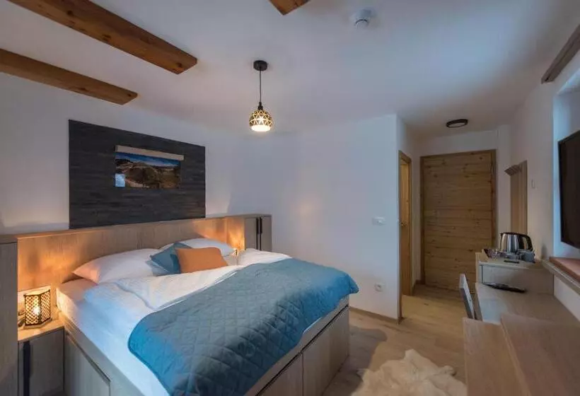 هتل Guesthouse Lajnar