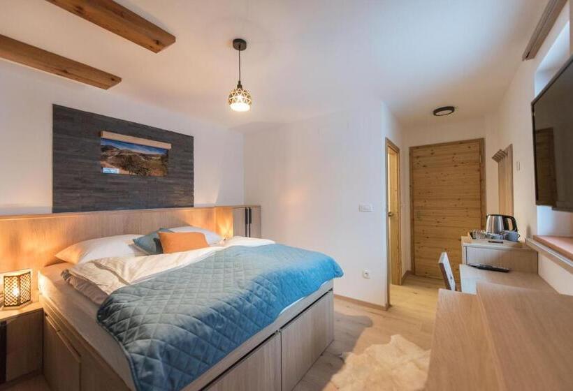 هتل Guesthouse Lajnar