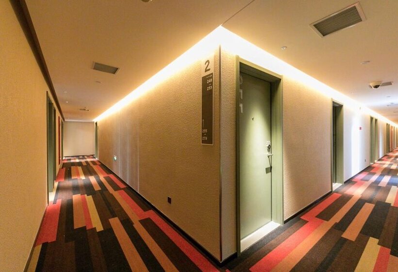 Hotel Ibis Shanghai Hongqiao Transport Hub Qibao