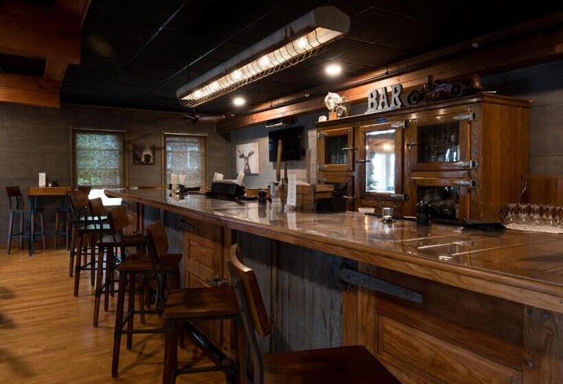 Отель The Lodge At Pleasant Point