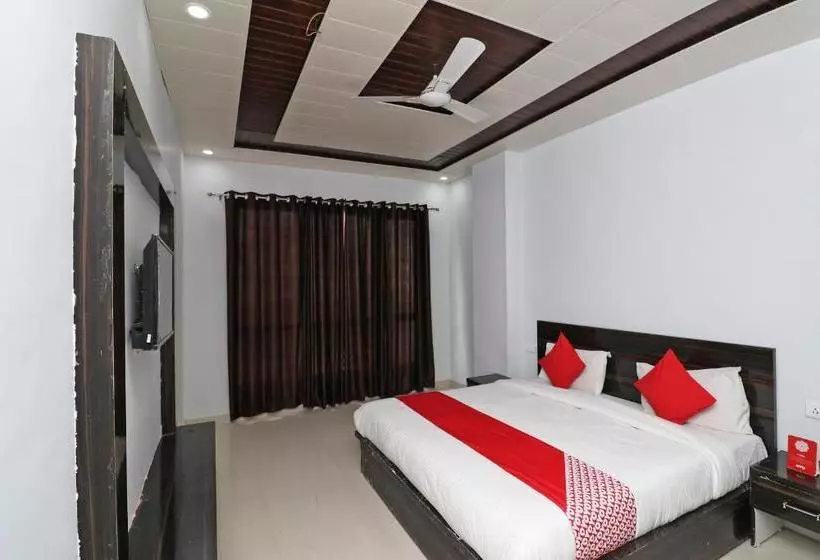 Vaccinated Staff - Capital O 36090 Hotel Sathyarth