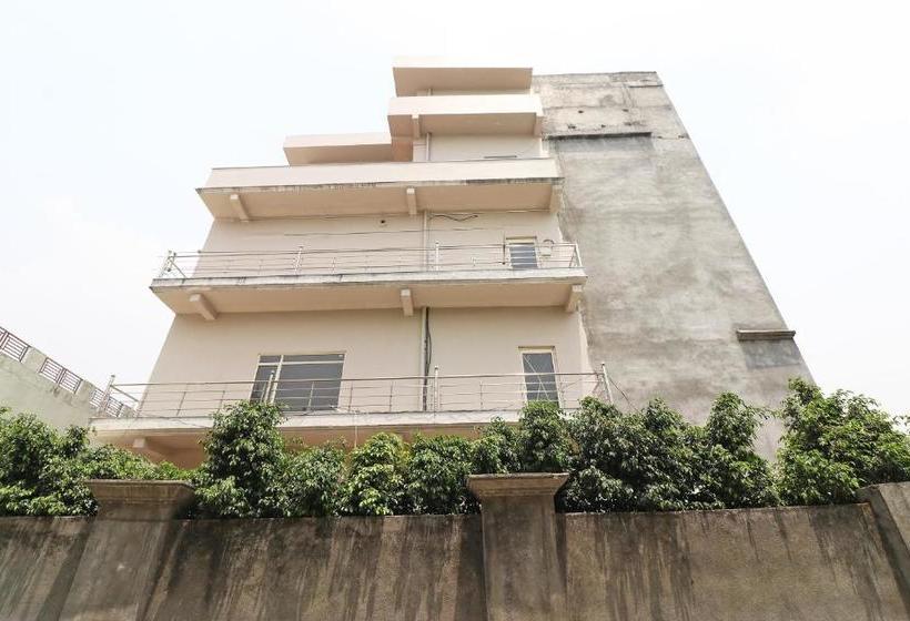 Vaccinated Staff - Capital O 36090 Hotel Sathyarth