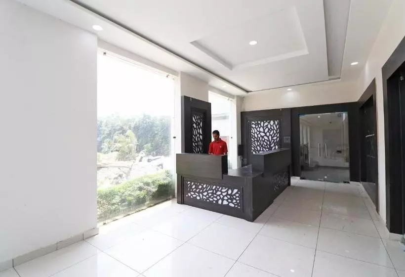 Vaccinated Staff - Capital O 36090 Hotel Sathyarth