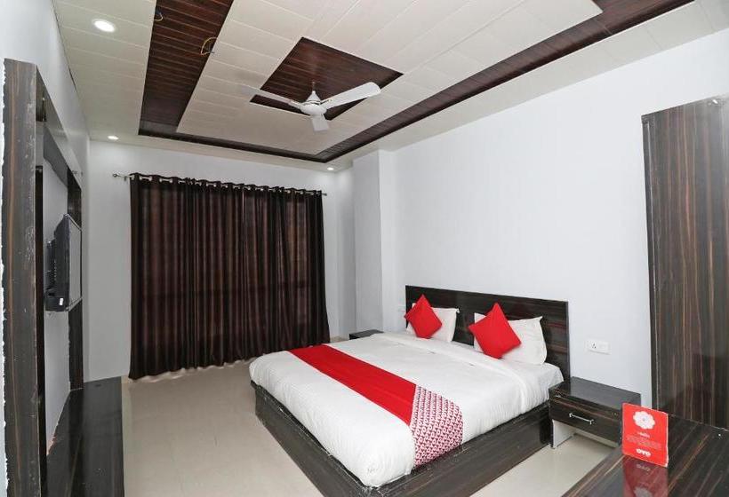 Vaccinated Staff - Capital O 36090 Hotel Sathyarth