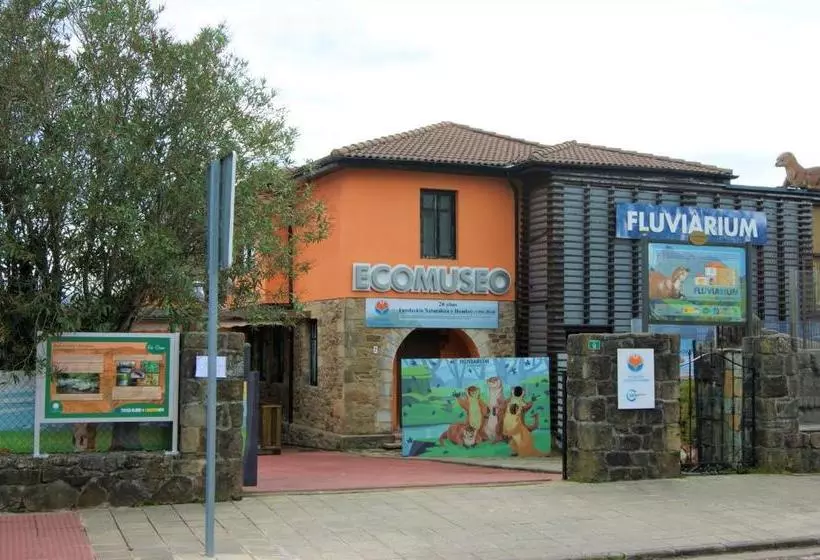 پانسیون Hostal Lierganes Fluviarium Rooms