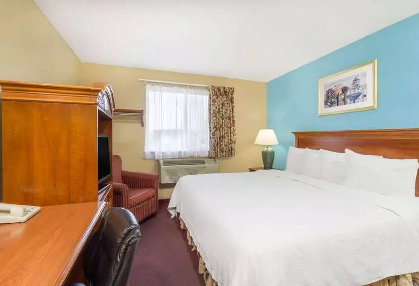 هتل Baymont By Wyndham Huber Heights Dayton