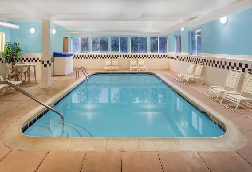 Отель Baymont By Wyndham Huber Heights Dayton