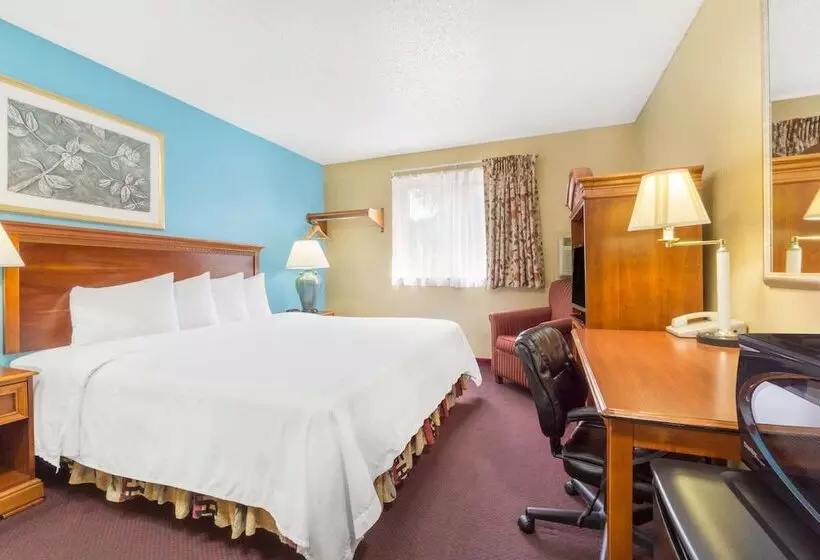 هتل Baymont By Wyndham Huber Heights Dayton