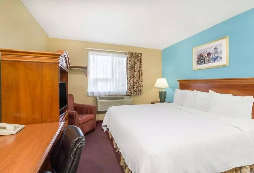 هتل Baymont By Wyndham Huber Heights Dayton