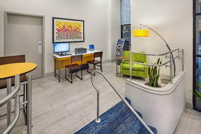 فندق Holiday Inn Express & Suites Atlanta Downtown, An Ihg
