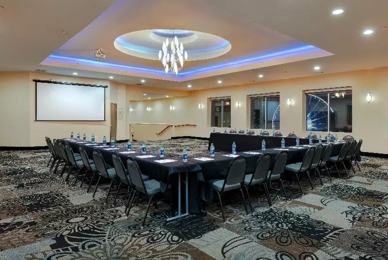 فندق Holiday Inn Express & Suites Atlanta Downtown, An Ihg