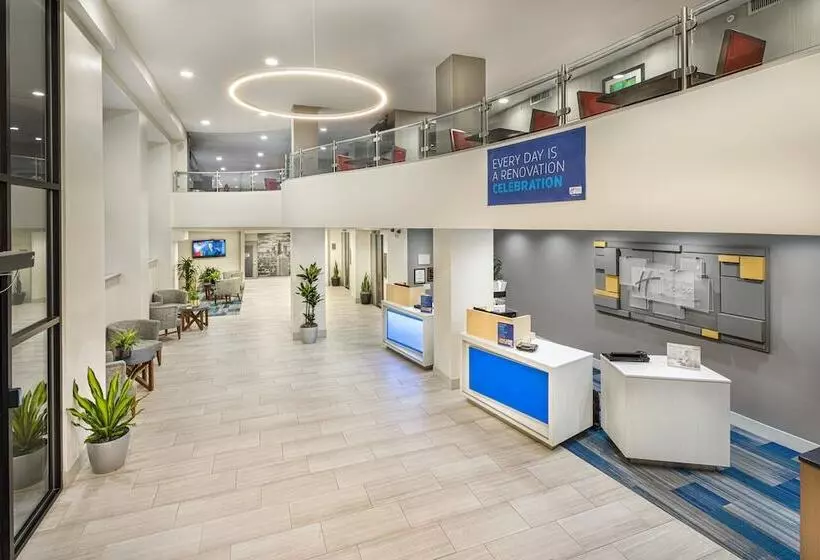 فندق Holiday Inn Express & Suites Atlanta Downtown, An Ihg