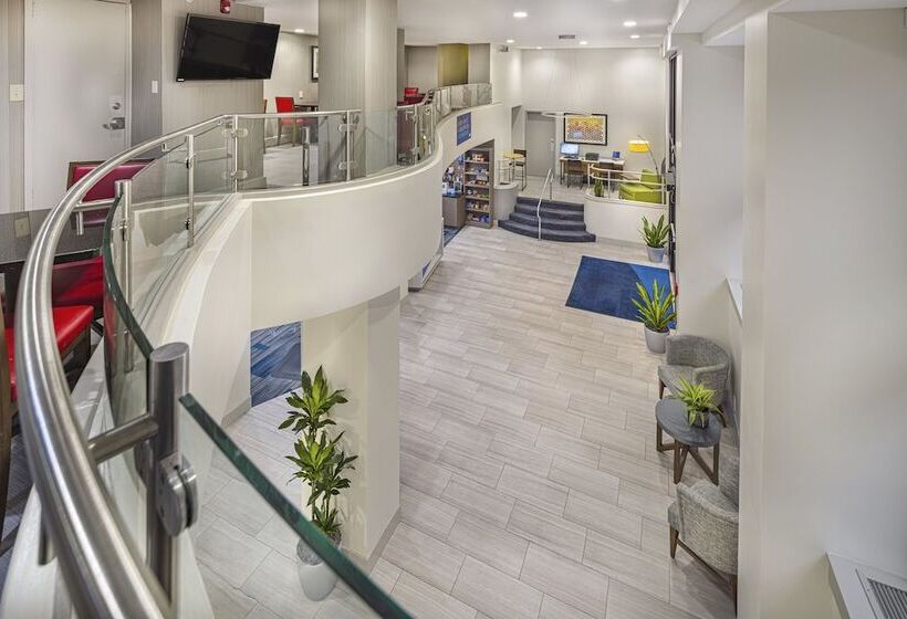 هتل Holiday Inn Express & Suites Atlanta Downtown, An Ihg