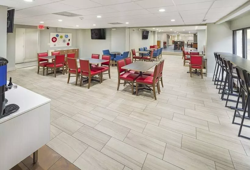 فندق Holiday Inn Express & Suites Atlanta Downtown, An Ihg