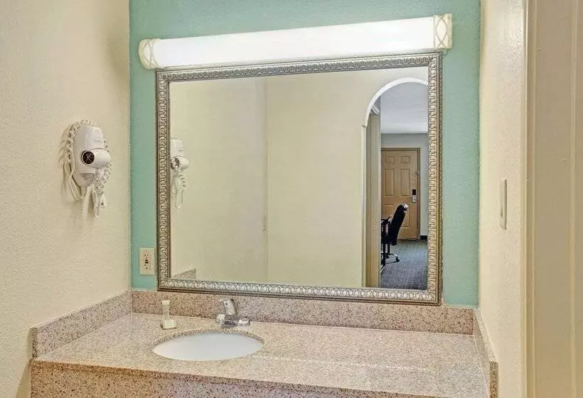 ホテル Super 8 Dallas East Near Fair Park Downtown