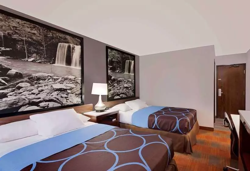 هتل Super 8 By Wyndham Fayetteville