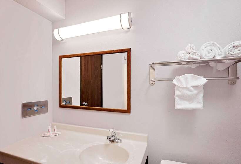 فندق Super 8 By Wyndham Fayetteville