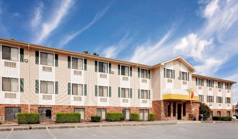 فندق Super 8 By Wyndham Fayetteville