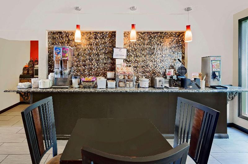 فندق Super 8 By Wyndham Fayetteville