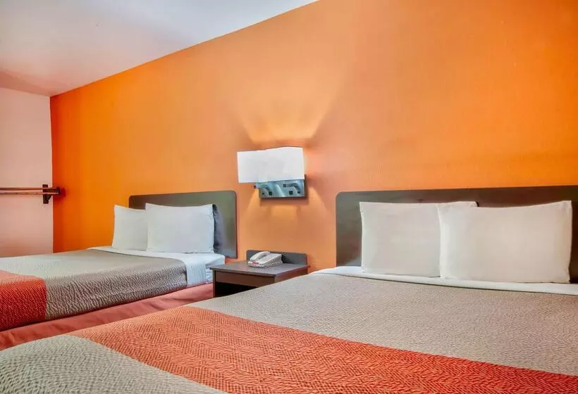 Motel 6santa Nella, Ca  Los Banos