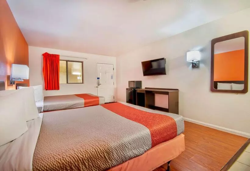 Motel 6santa Nella, Ca  Los Banos