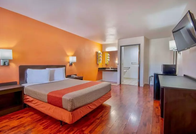 Motel 6santa Nella, Ca  Los Banos