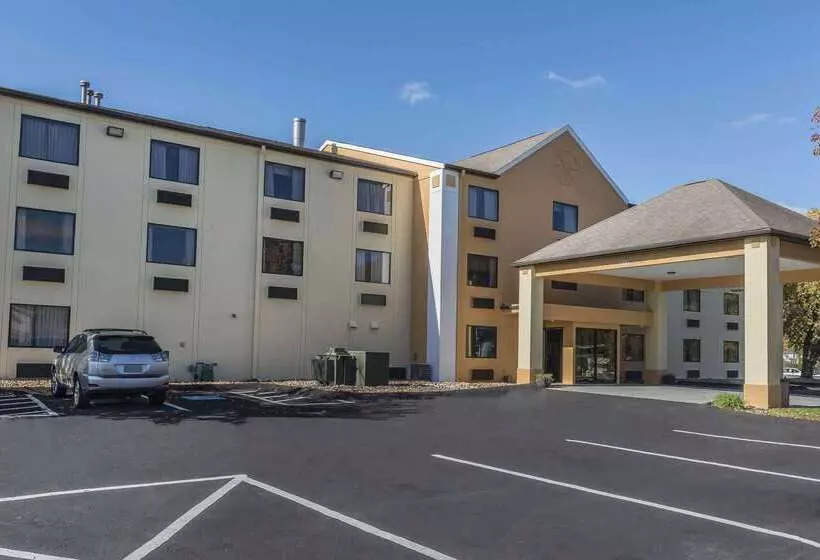 汽车旅馆  Quality Inn & Suites