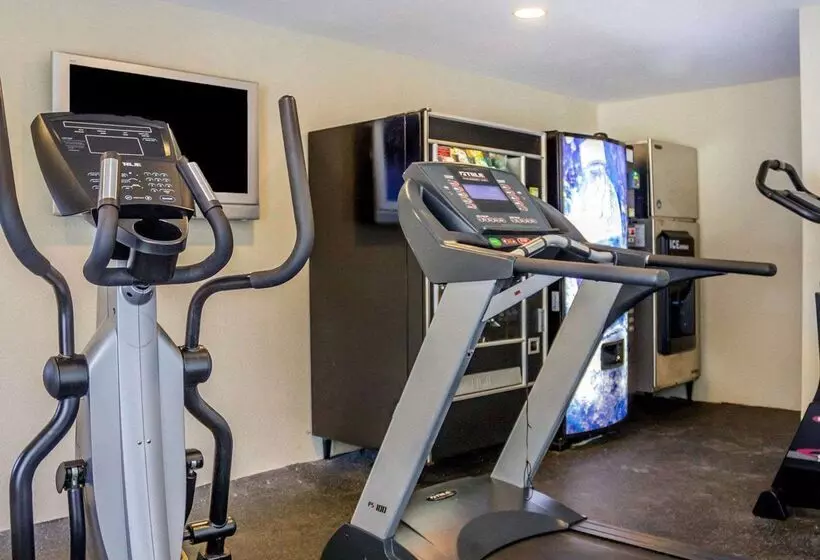 모텔 Quality Inn Waterbury