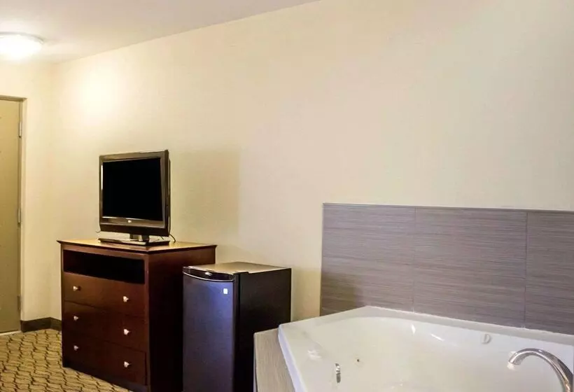 모텔 Quality Inn Waterbury