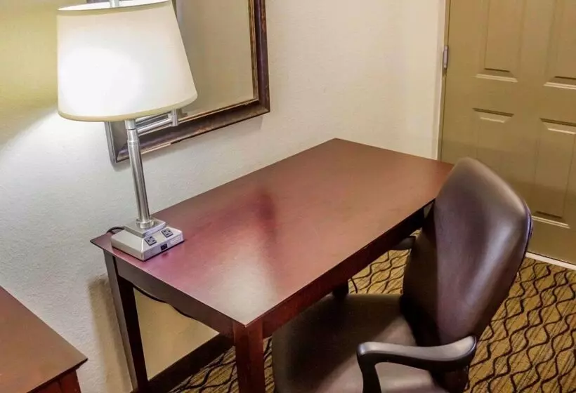 모텔 Quality Inn Waterbury