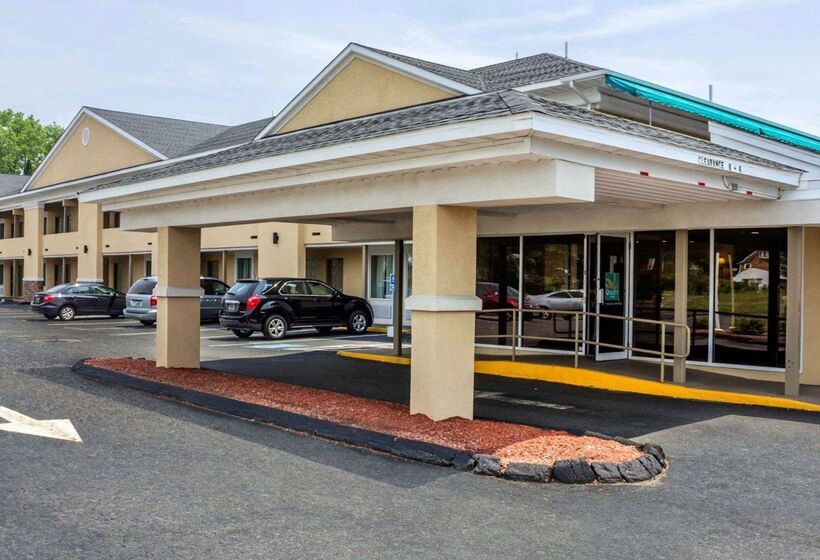 فندق على الطريق Quality Inn Waterbury