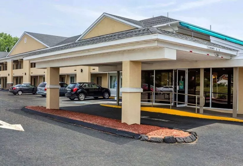 모텔 Quality Inn Waterbury