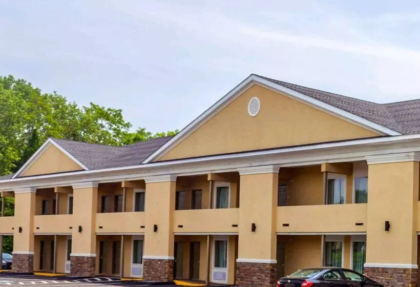 모텔 Quality Inn Waterbury