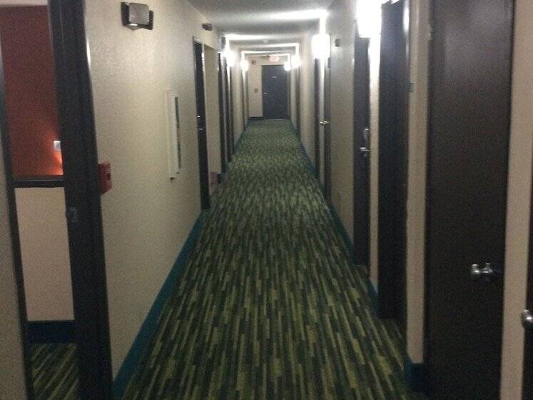 فندق على الطريق Rodeway Inn