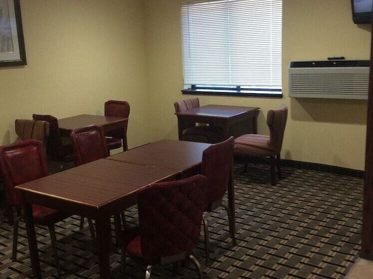 فندق على الطريق Rodeway Inn