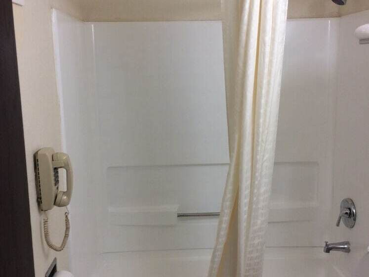 فندق على الطريق Rodeway Inn