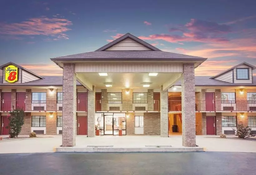 Мотель Super 8 By Wyndham Clinton