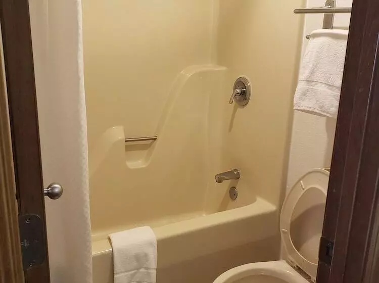 Мотель Super 8 By Wyndham Clinton