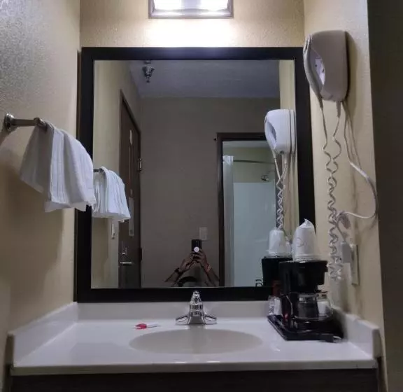 모텔 Super 8 By Wyndham Dekalb Il