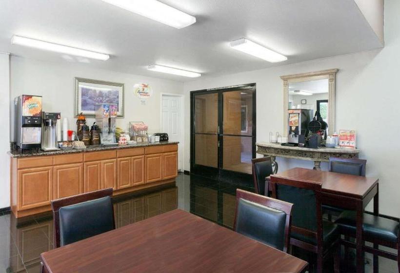 فندق على الطريق Hidden Valley