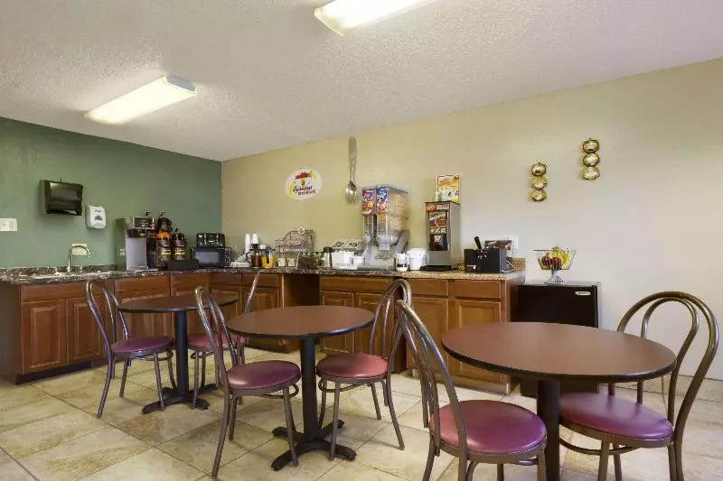 모텔 Red Roof Inn Huntsville, Al