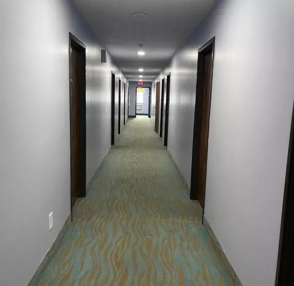 מוטל Super 8 By Wyndham Imlay City