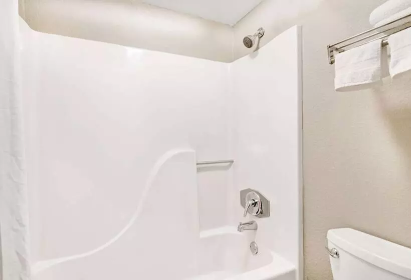 فندق على الطريق Super 8 By Wyndham Lakeland