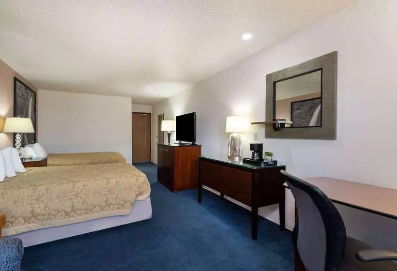 مُتل Super 8 By Wyndham Pendleton