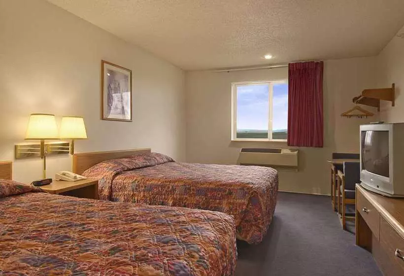 مُتل Super 8 By Wyndham Pendleton