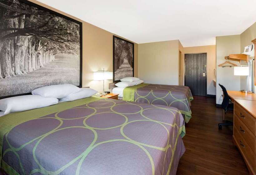 汽车旅馆  Super 8 By Wyndham Radcliff Ft. Knox Area