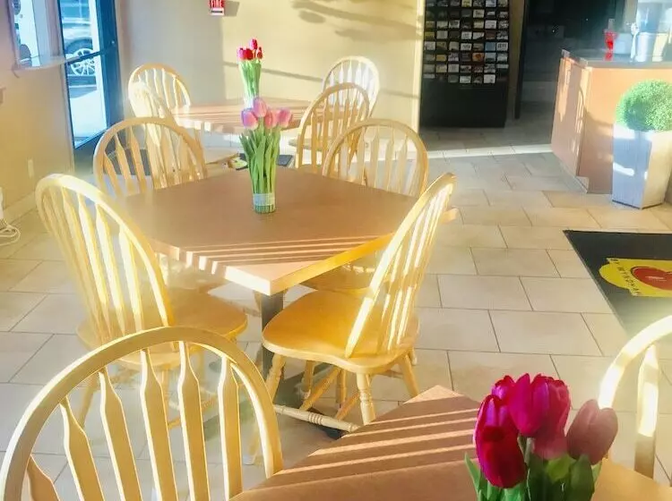 Мотель Super 8 By Wyndham Radcliff Ft. Knox Area