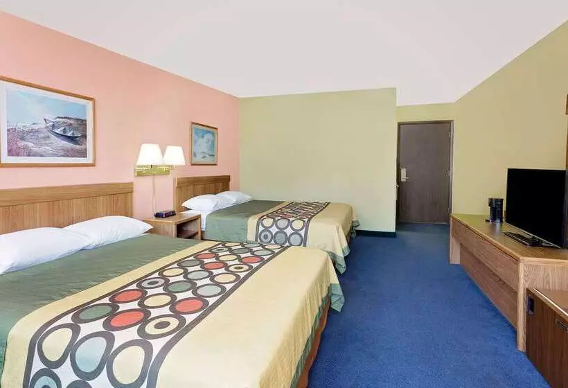 مُتل Super 8 By Wyndham Sturgeon Bay